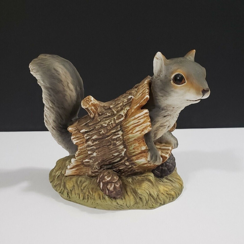 VINTAGE Squirrel Figurine Masterpiece Porcelain Homco 1986 Collectable